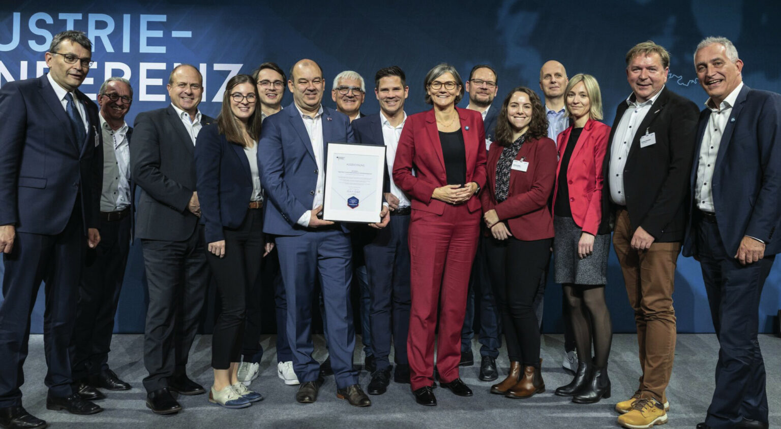 Ehrung der „regionalen Industrieinitiativen des Jahres“ auf der BMWK-Industriekonferenz mit dem Bündnis 2023